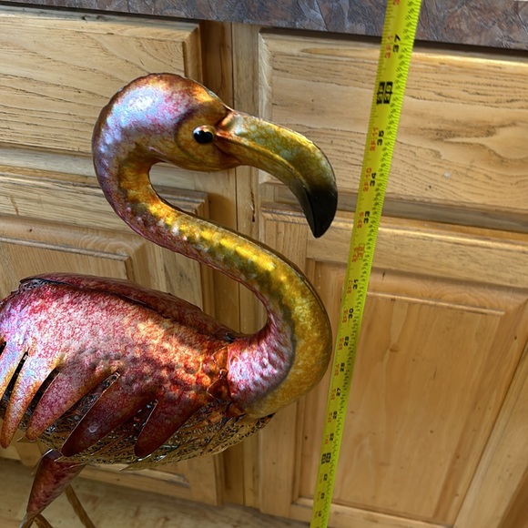 Flamingo 🦩 metal whimsical statue - Picture 10 of 12